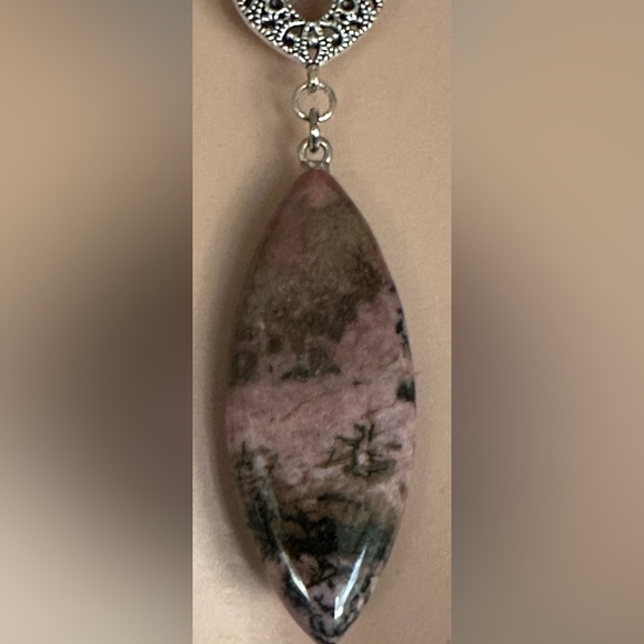 24 inch Rhodonite Gemstone bead necklace NWOT - Picture 3 of 13